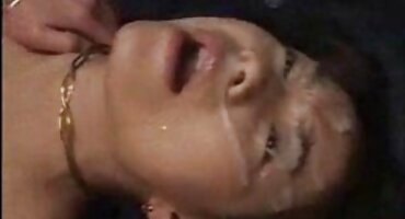 sex thử dâm Chị gái fucked trên chiếc ghế dài. sex đồng tính